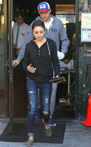 Ashton Kutcher, Mila Kunis Ashton Kutcher, Mila Kunis